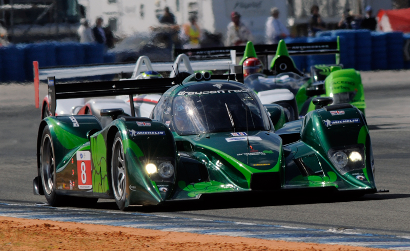 car_firstturn_sebring_2010_rae5977